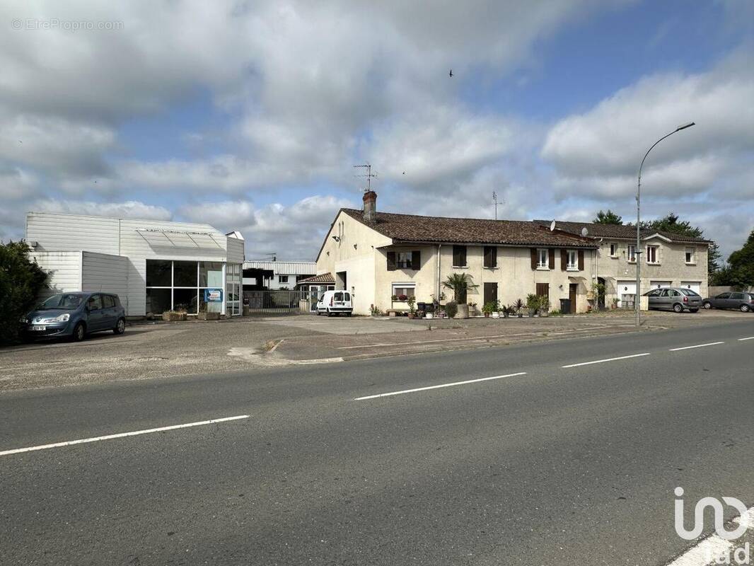 Photo 1 - Commerce à SAINTE-BAZEILLE