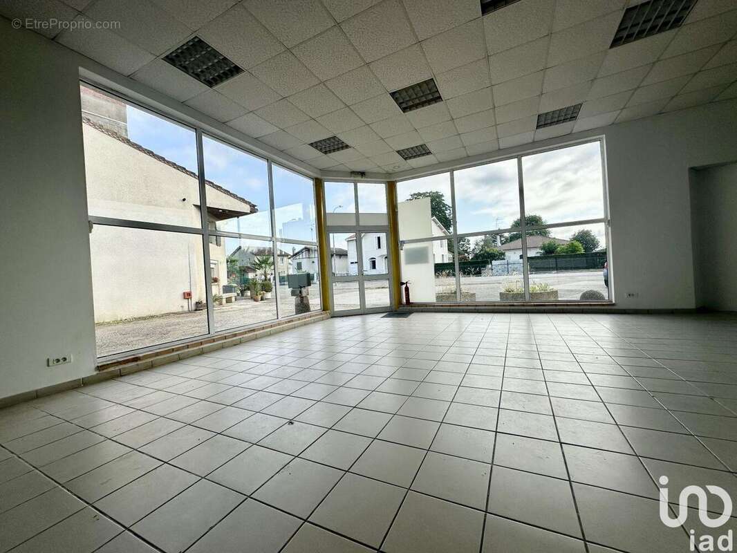 Photo 2 - Commerce à SAINTE-BAZEILLE