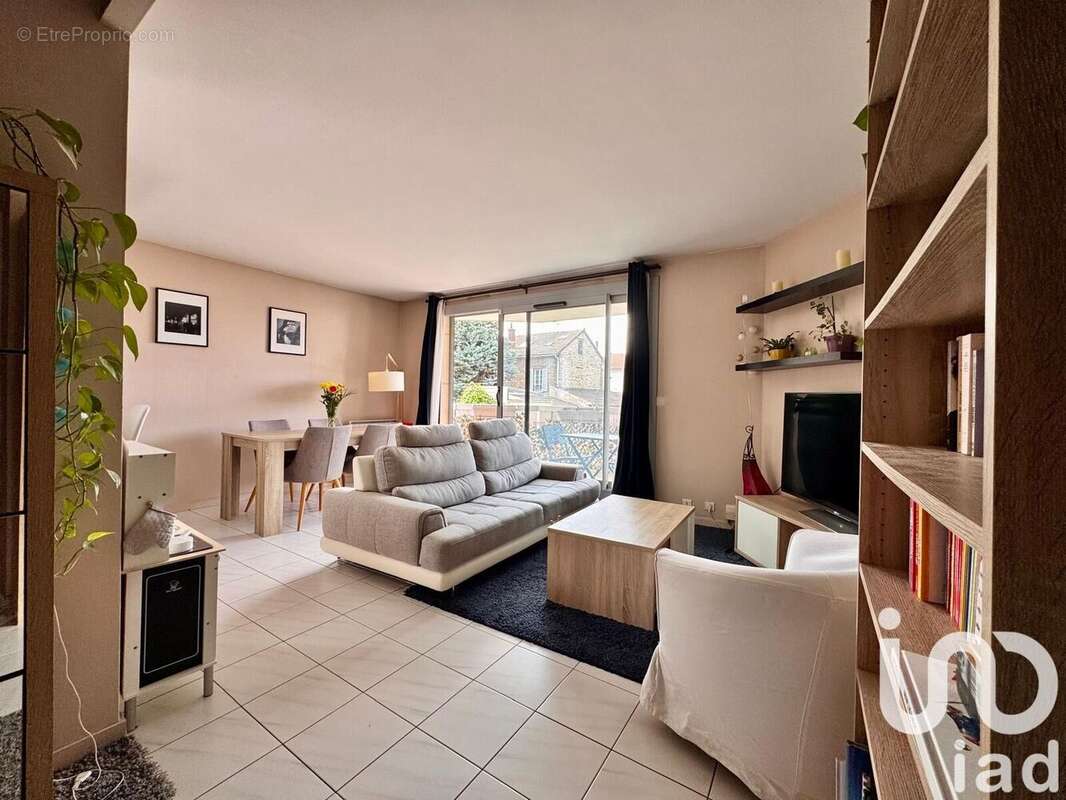 Photo 2 - Appartement à SAINT-MAUR-DES-FOSSES