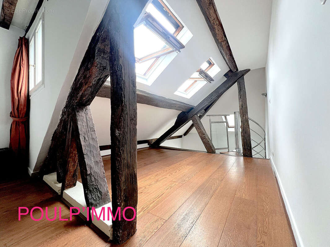 Appartement à PARIS-3E