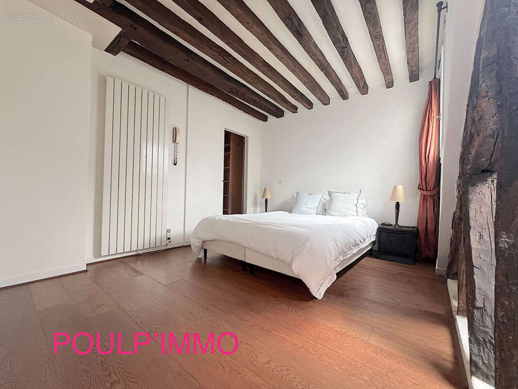 Appartement à PARIS-3E