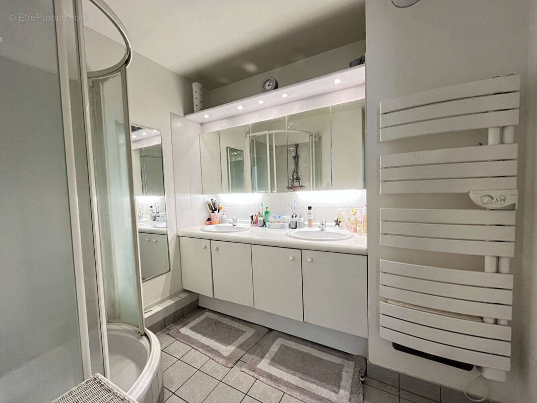 Appartement à SURESNES