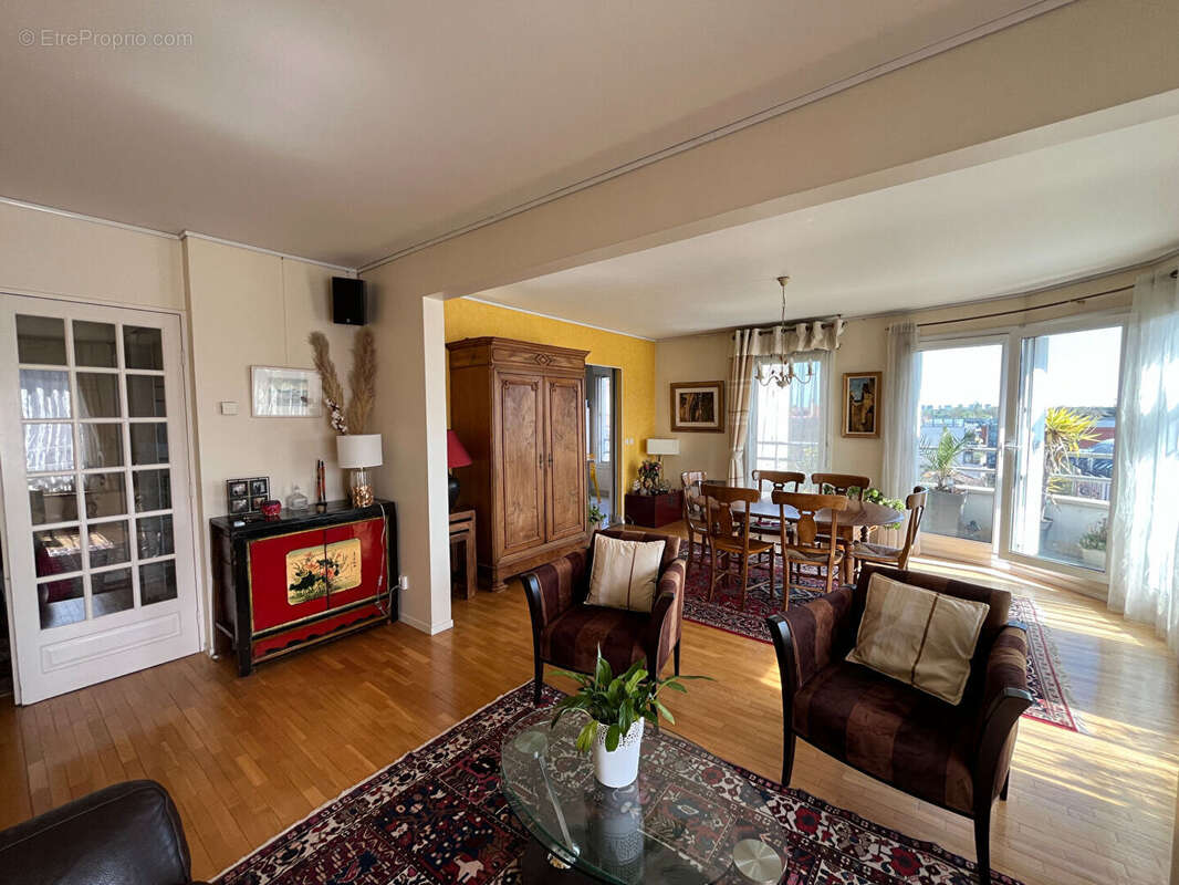 Appartement à SURESNES