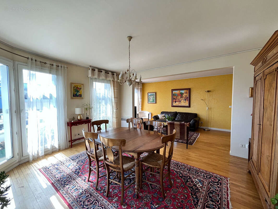 Appartement à SURESNES