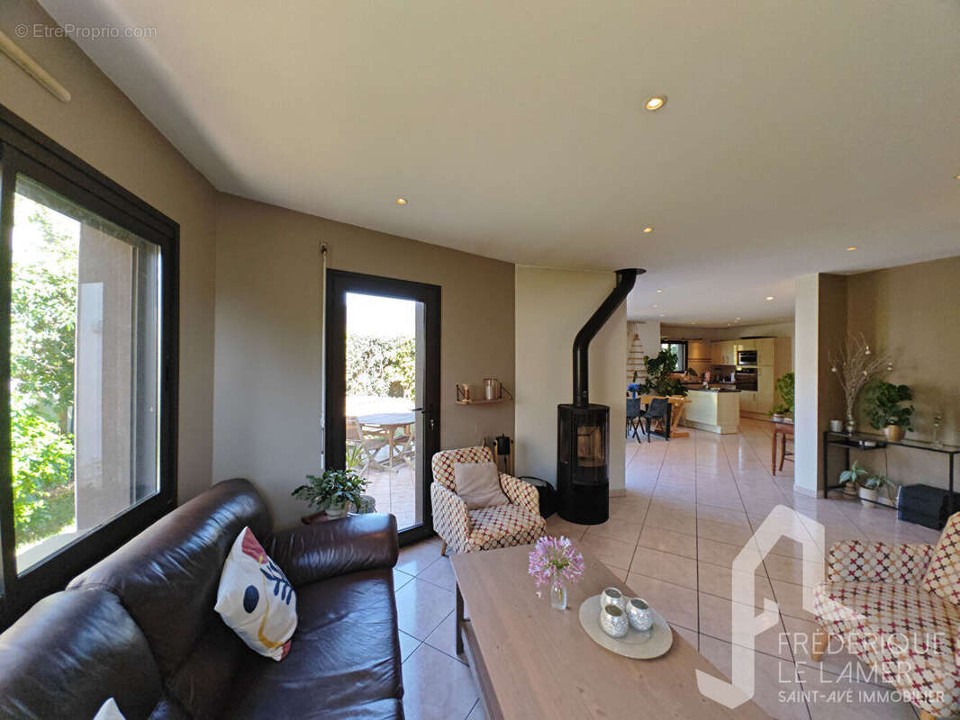 Maison à SAINT-AVE