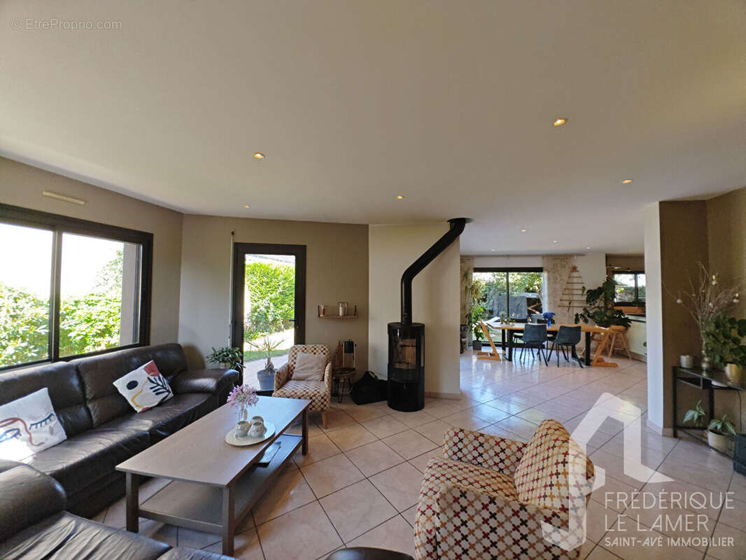 Maison à SAINT-AVE