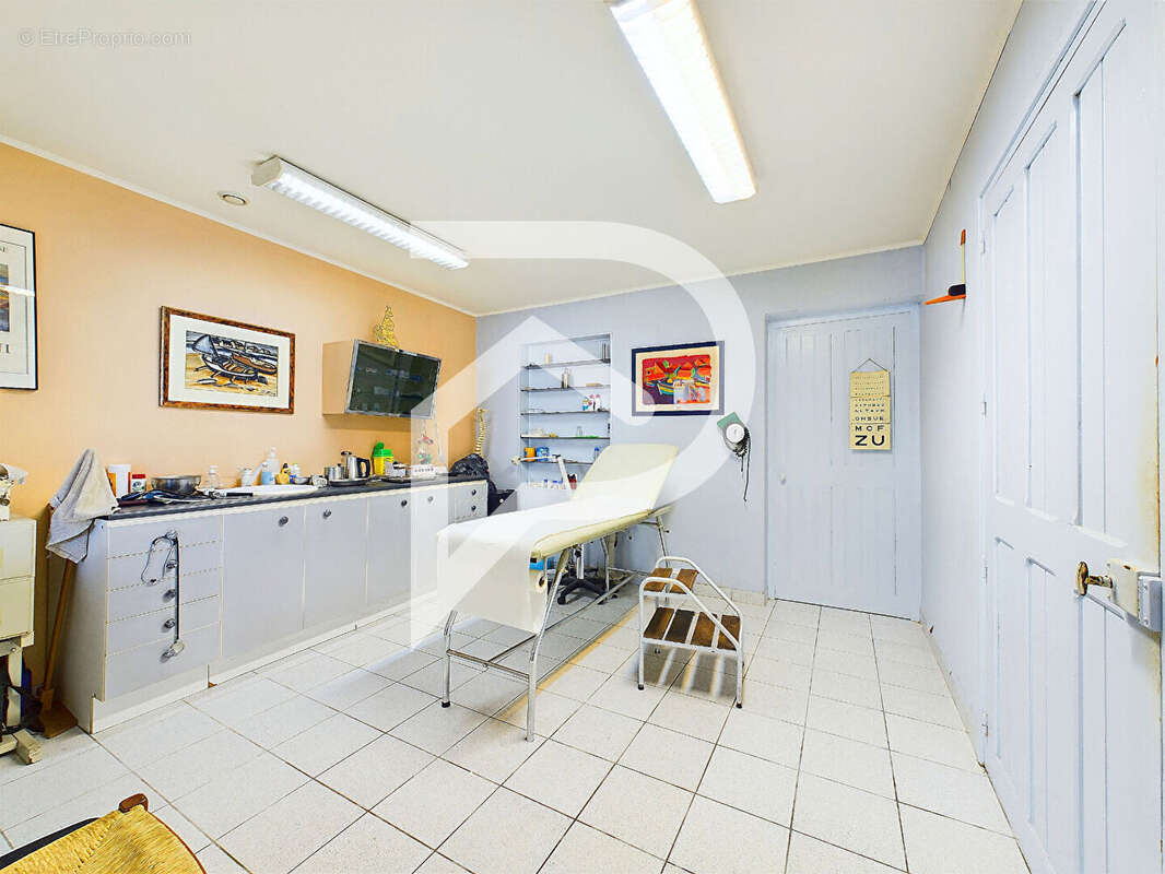 Commerce à SAINT-BARTHELEMY-DE-VALS