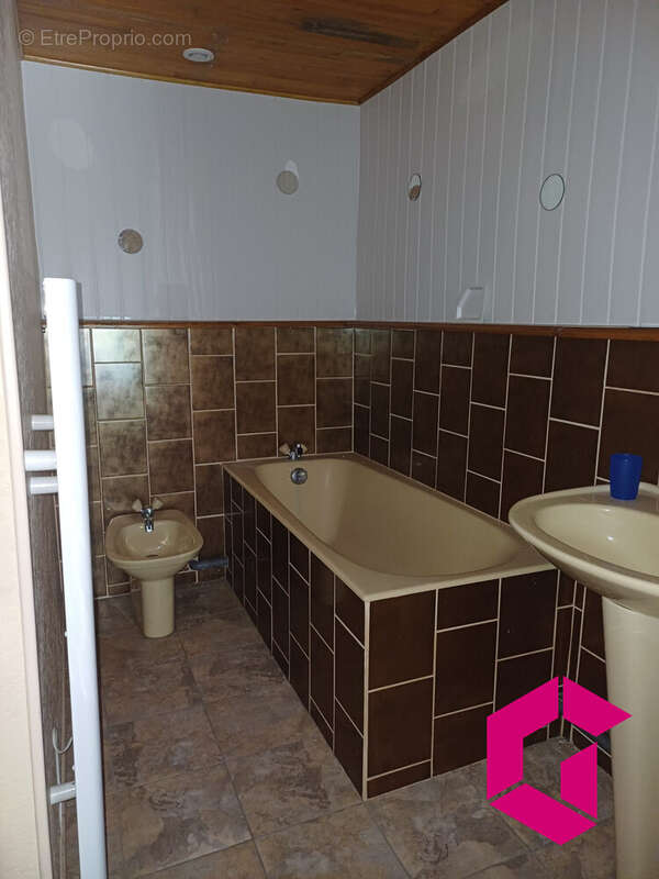 Maison à SAINT-AGREVE