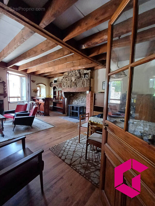 Maison à SAINT-AGREVE