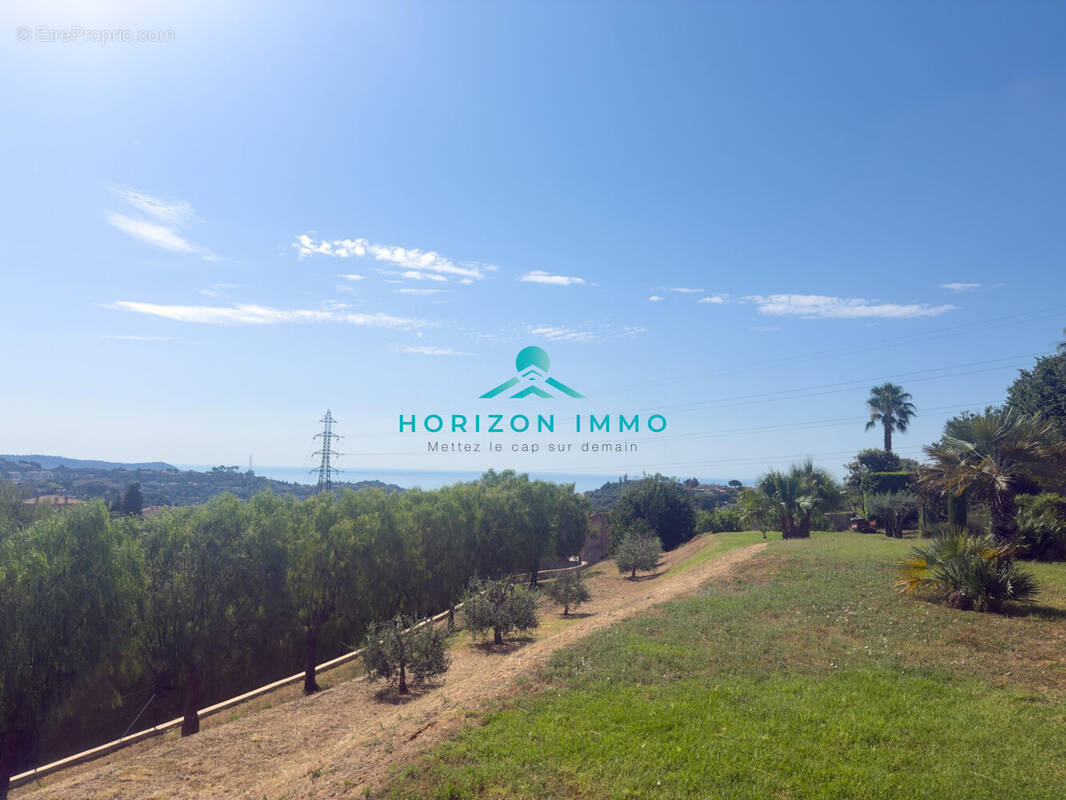 Terrain à NICE
