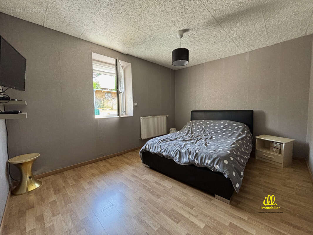 Maison à NOUZONVILLE