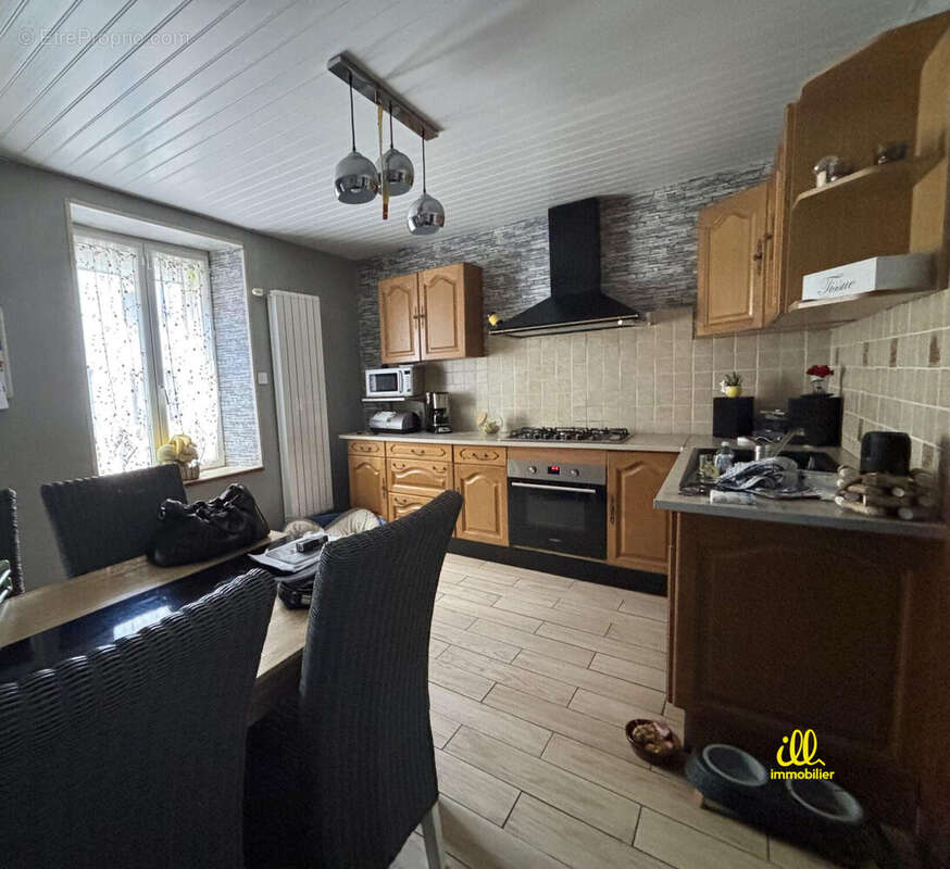 Maison à NOUZONVILLE