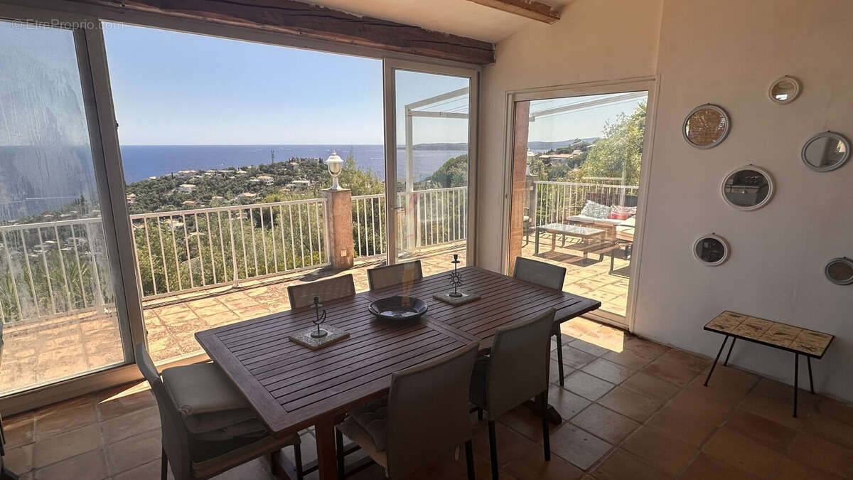 Maison à LES ISSAMBRES