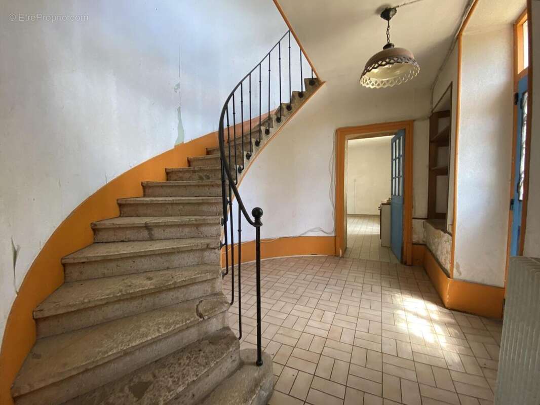 Maison à GRANCEY-LE-CHATEAU-NEUVELLE