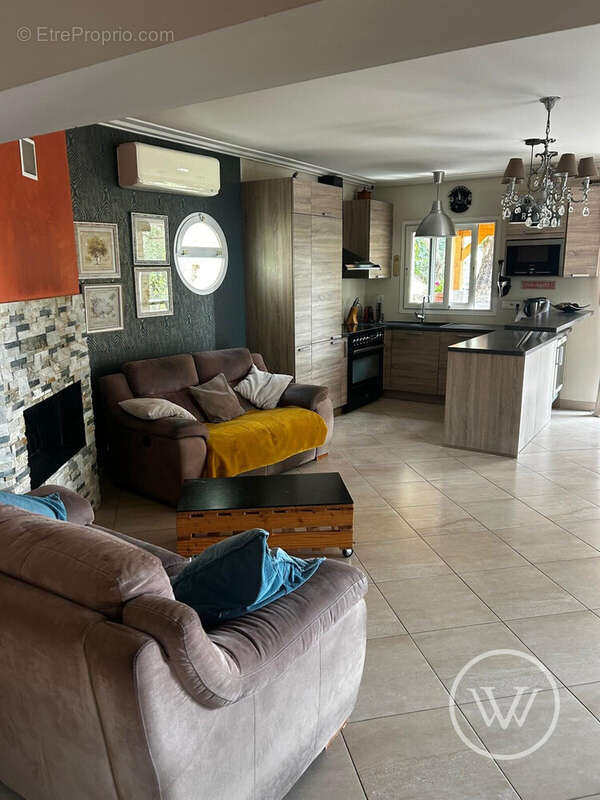 chambre rdc  avec renfoncement - Maison à GORBIO