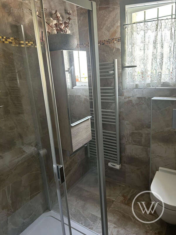 salle d&#039;eau rdc  - Maison à GORBIO