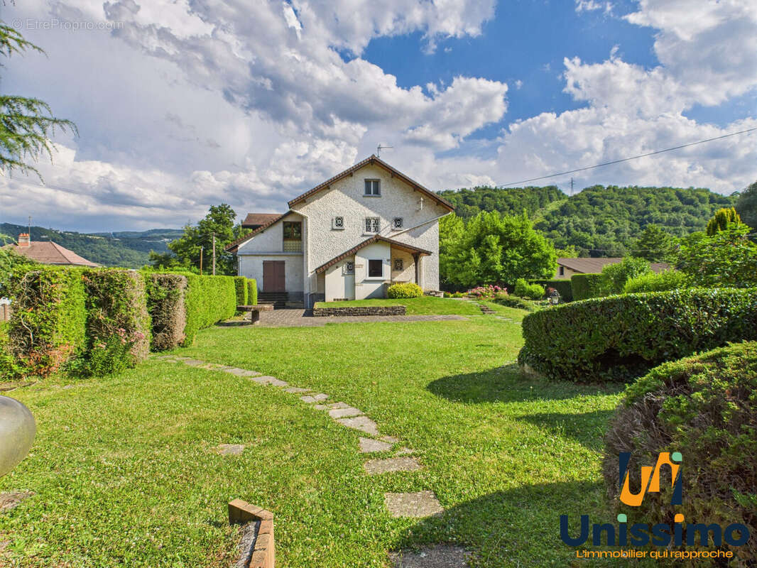 Maison à PONT-DE-ROIDE