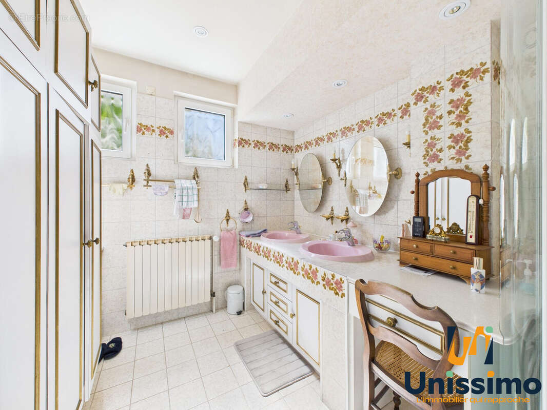 Maison à PONT-DE-ROIDE