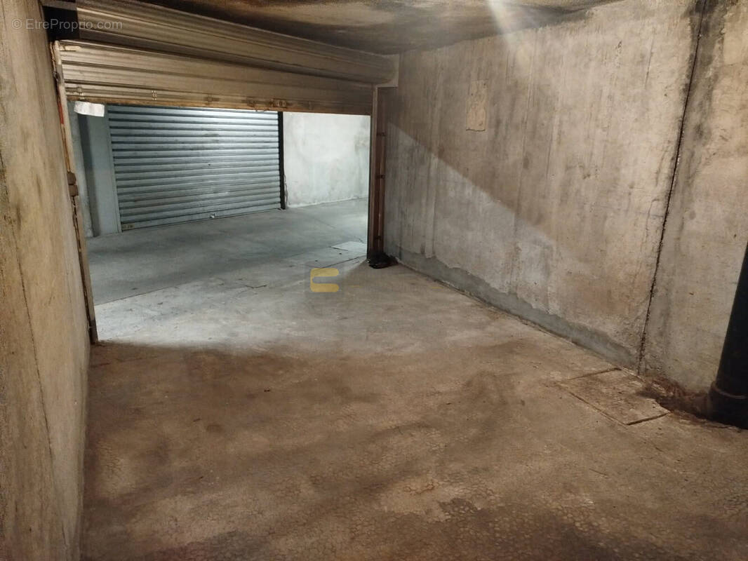 Parking à ANNEMASSE