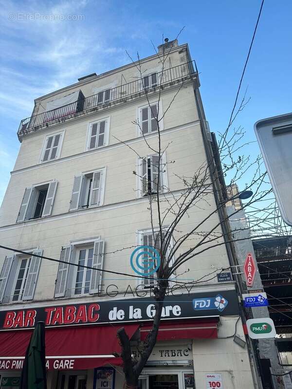 Appartement à MARSEILLE-1E