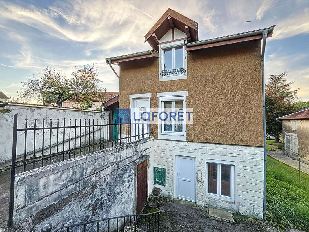 Maison à DOMMARTIN-LE-SAINT-PERE