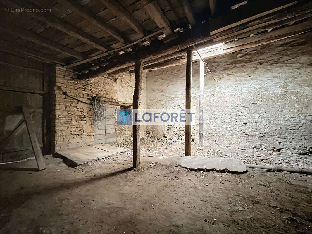 Maison à DOMMARTIN-LE-SAINT-PERE