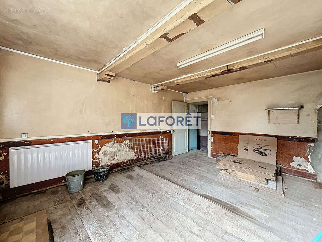 Maison à DOMMARTIN-LE-SAINT-PERE