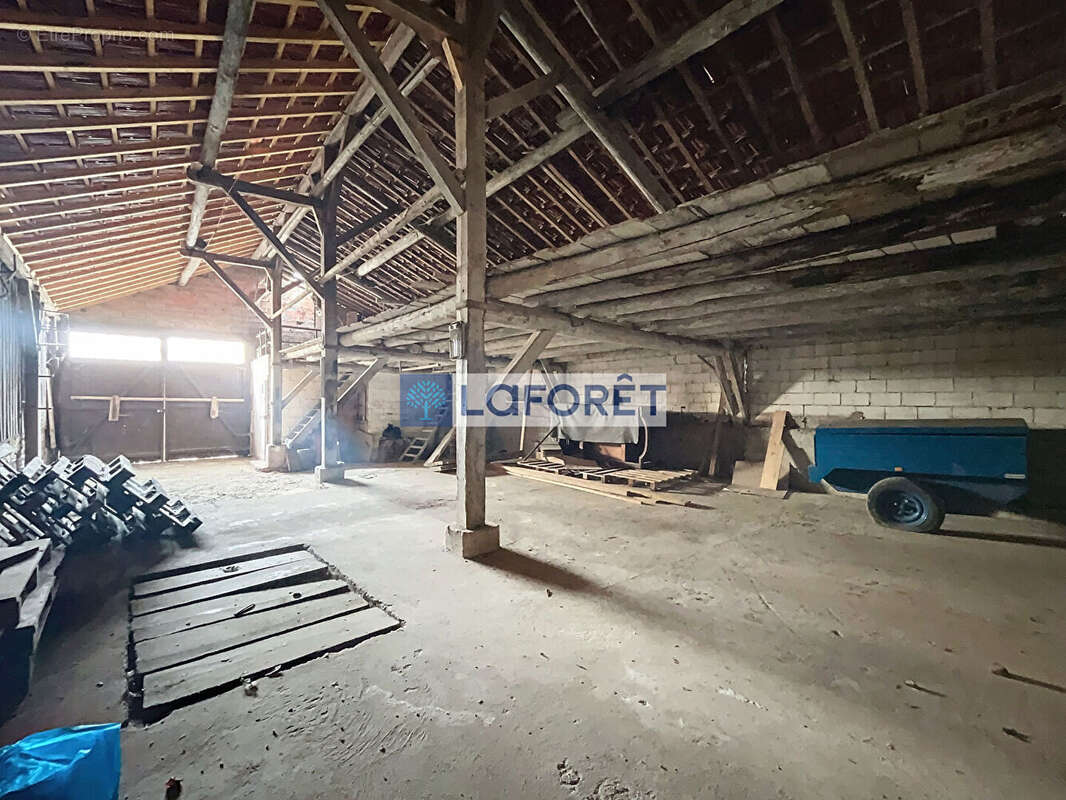 Maison à DOMMARTIN-LE-SAINT-PERE