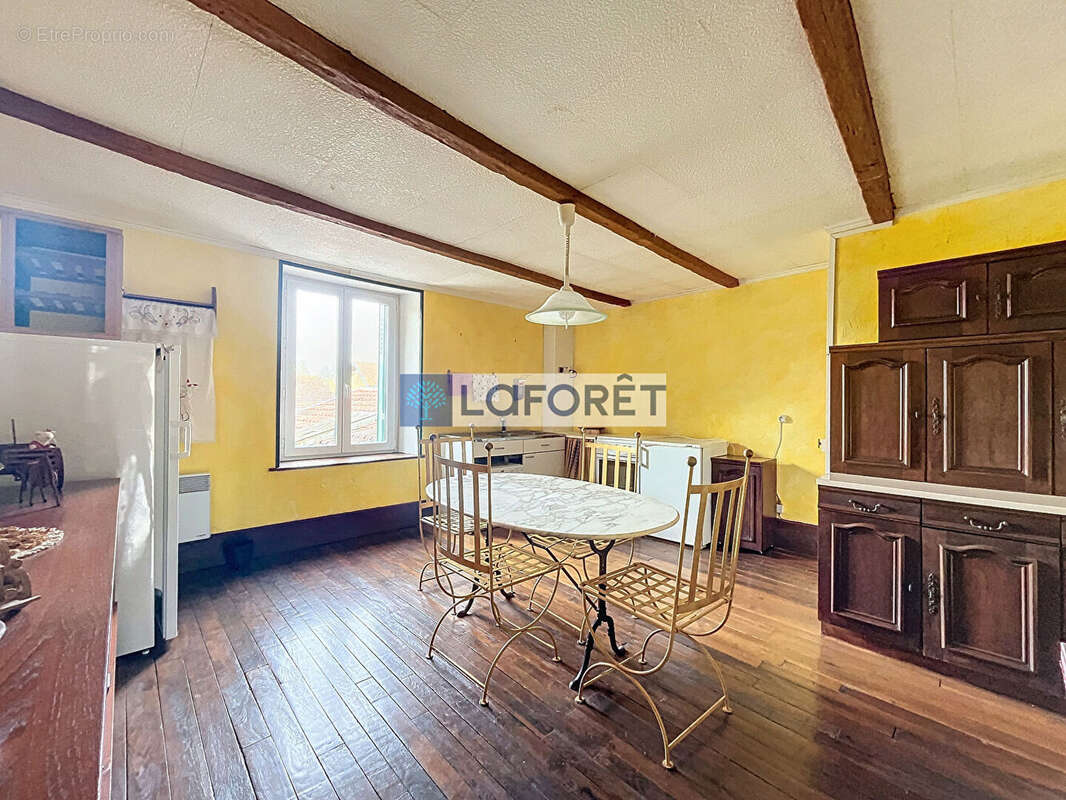 Maison à DOMMARTIN-LE-SAINT-PERE