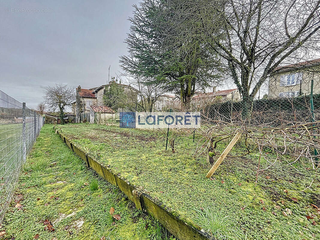 Maison à DOMMARTIN-LE-SAINT-PERE