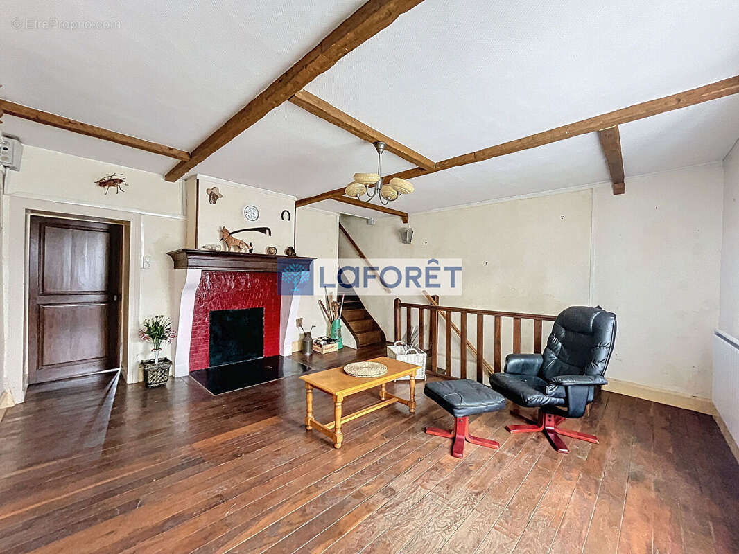 Maison à DOMMARTIN-LE-SAINT-PERE