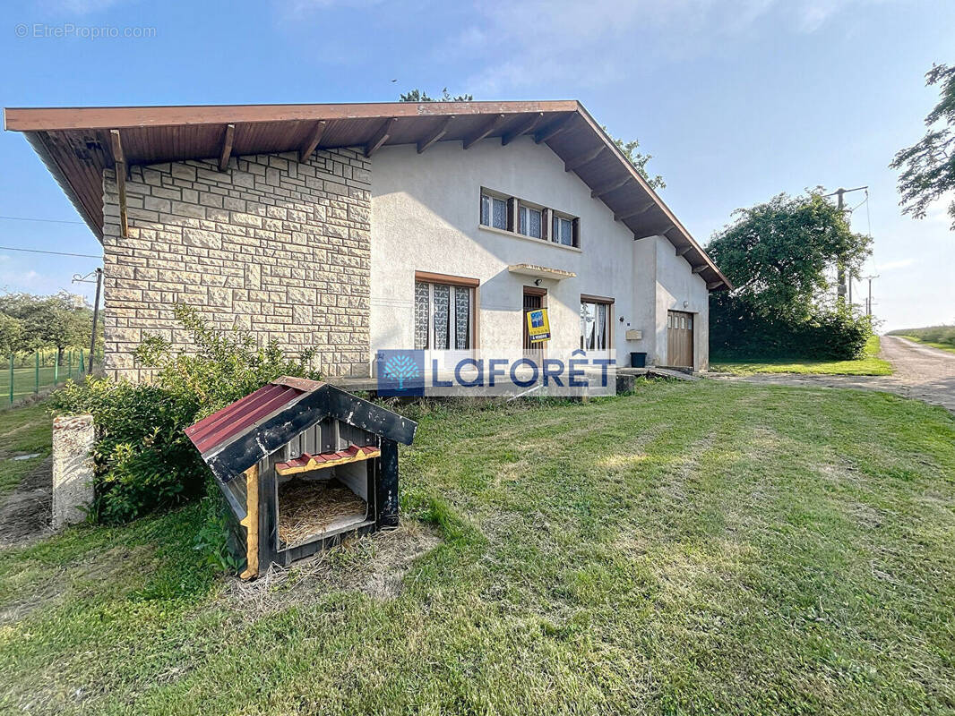 Maison à FERRIERE-ET-LAFOLIE