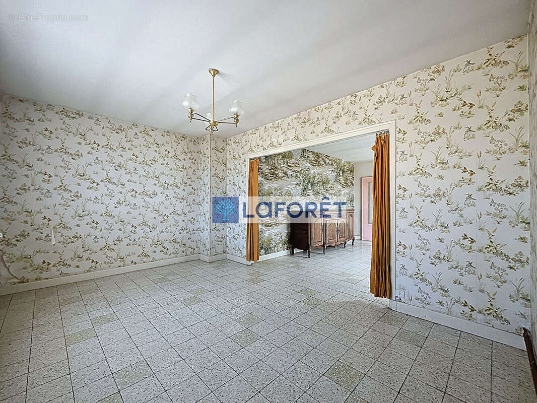 Maison à FERRIERE-ET-LAFOLIE