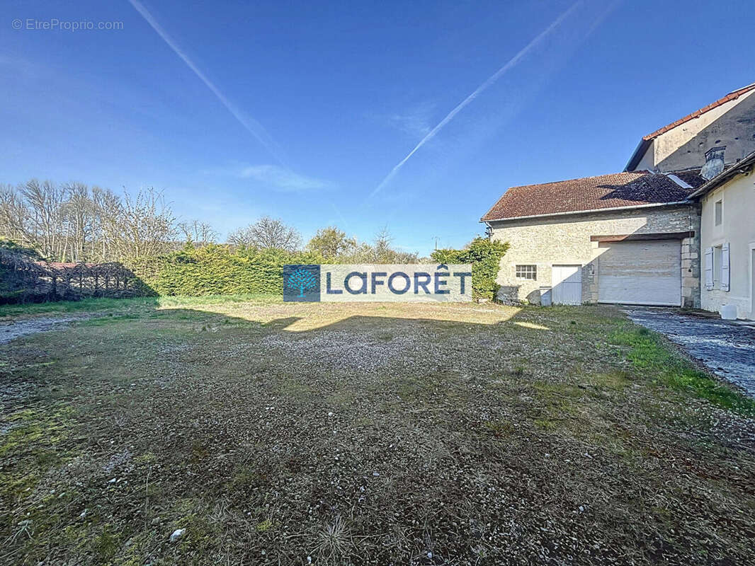 Maison à CIREY-SUR-BLAISE