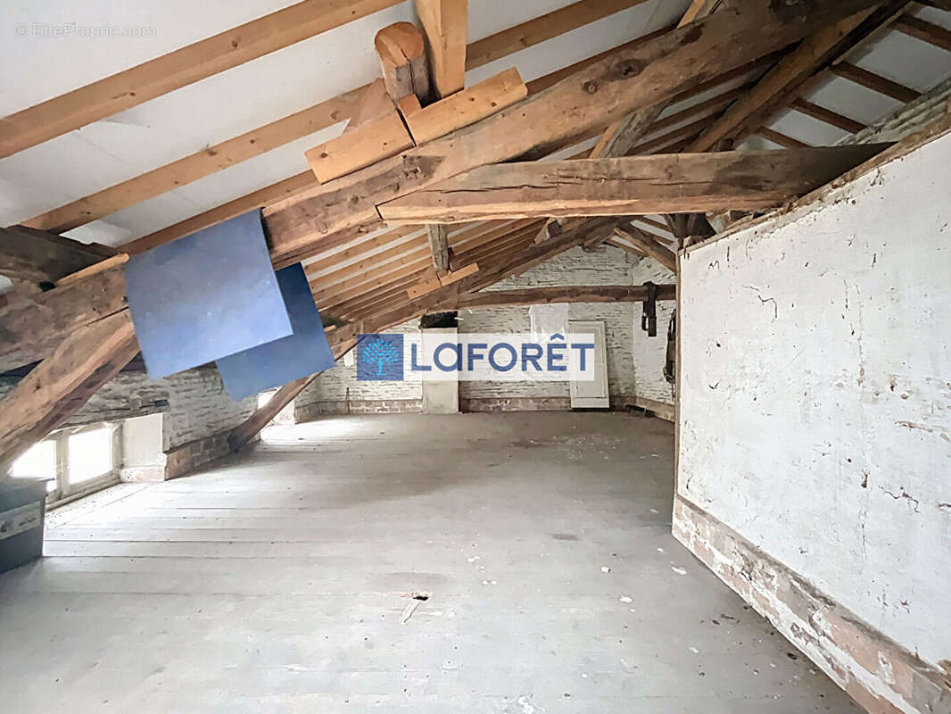 Maison à CIREY-SUR-BLAISE