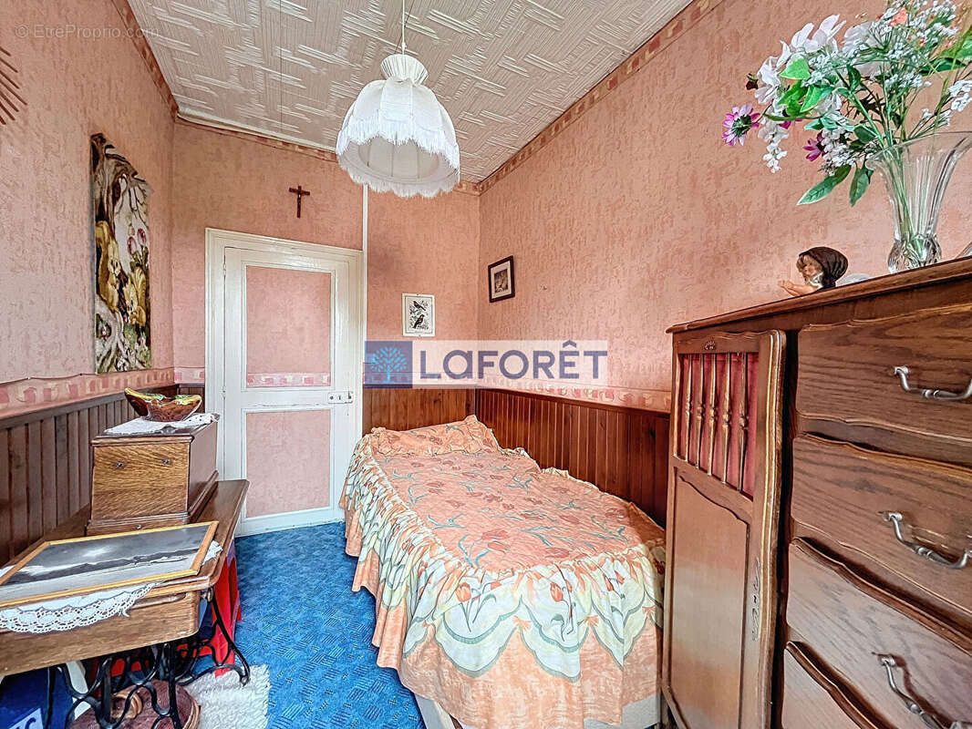 Maison à DOULEVANT-LE-CHATEAU