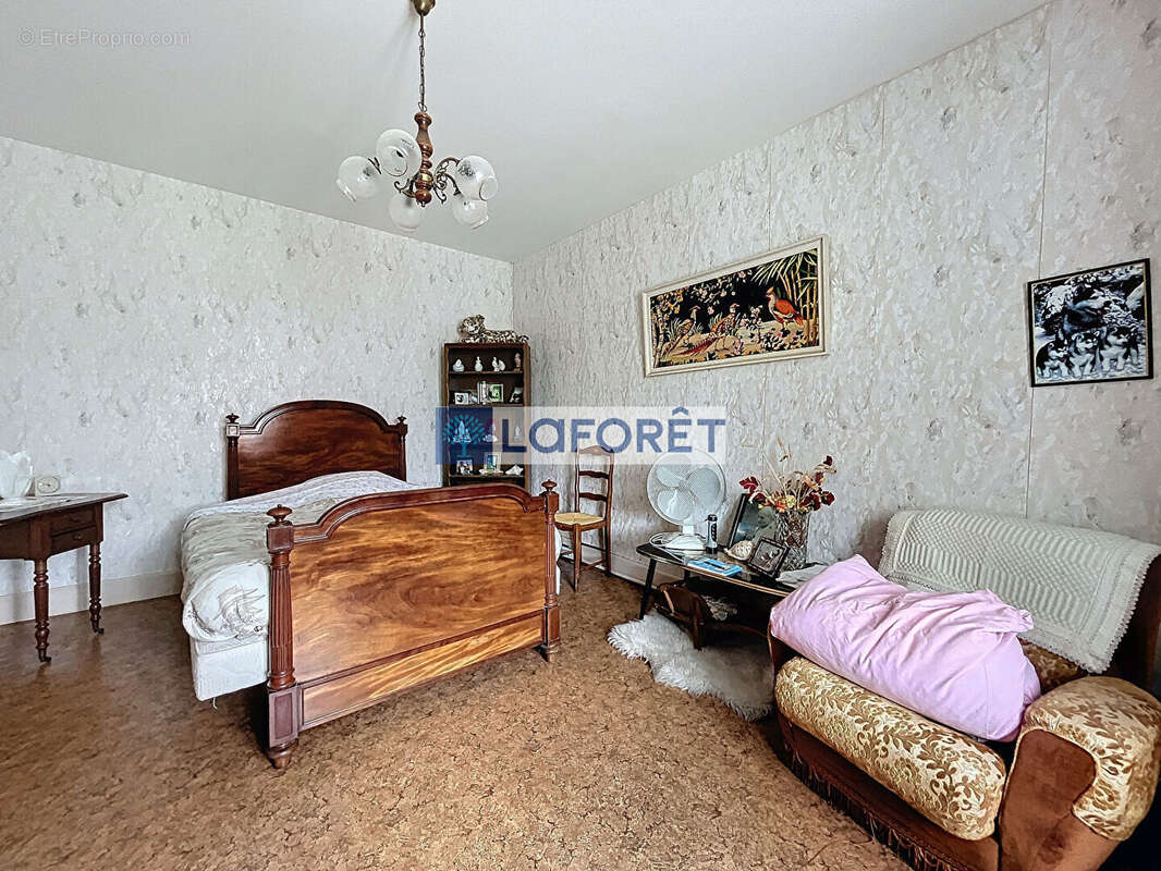 Maison à DOULEVANT-LE-CHATEAU