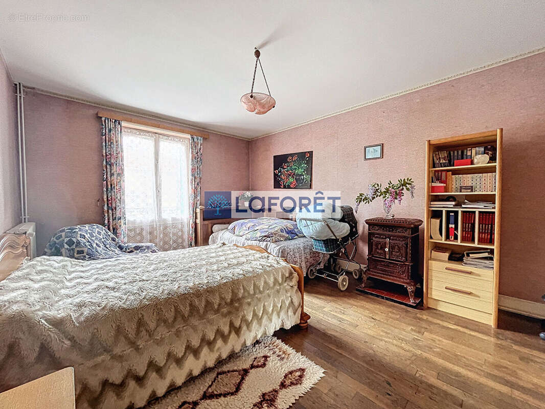 Maison à DOULEVANT-LE-CHATEAU