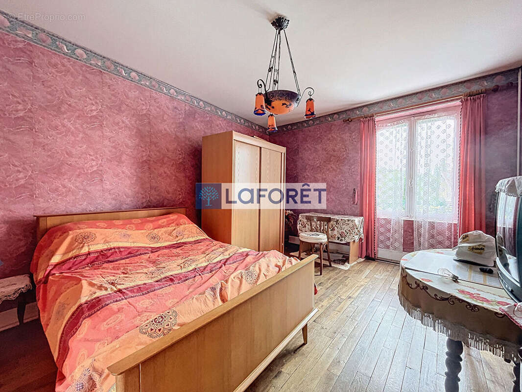 Maison à DOULEVANT-LE-CHATEAU