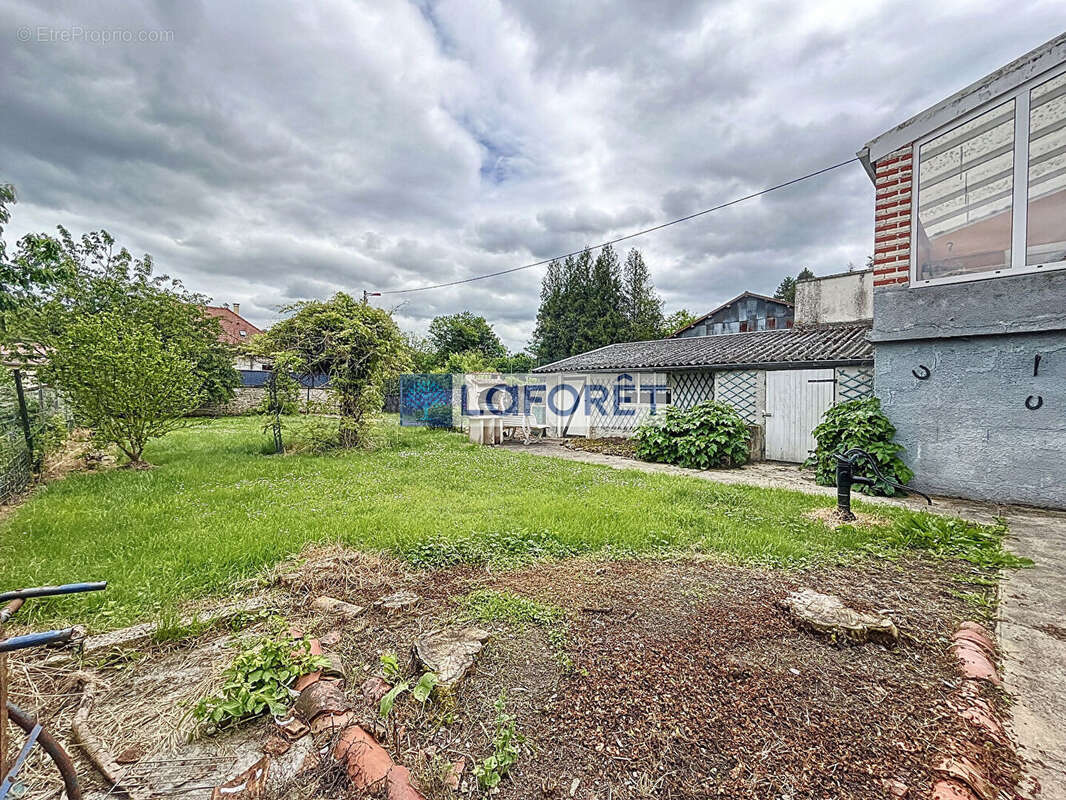 Maison à DOULEVANT-LE-CHATEAU