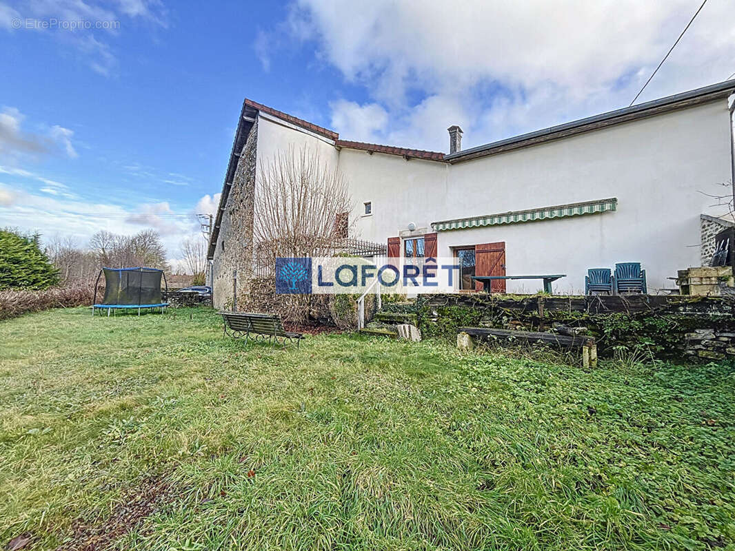 Maison à COURCELLES-SUR-BLAISE