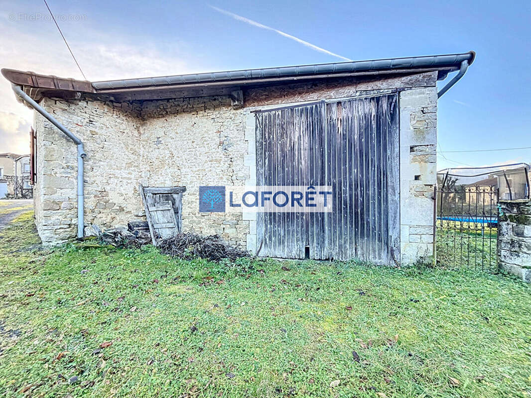 Maison à COURCELLES-SUR-BLAISE