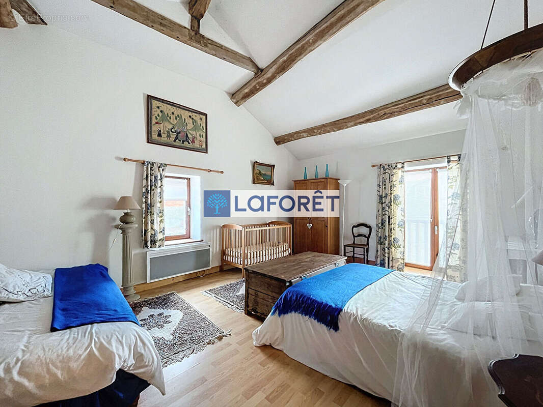 Maison à COURCELLES-SUR-BLAISE