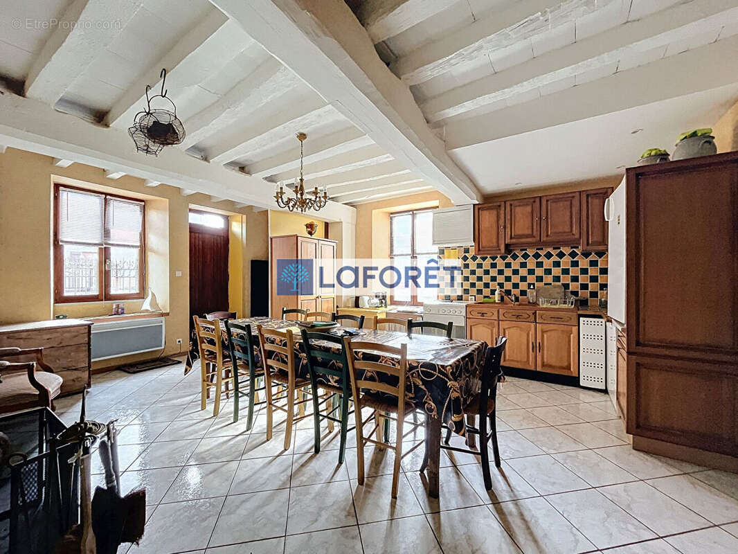 Maison à COURCELLES-SUR-BLAISE