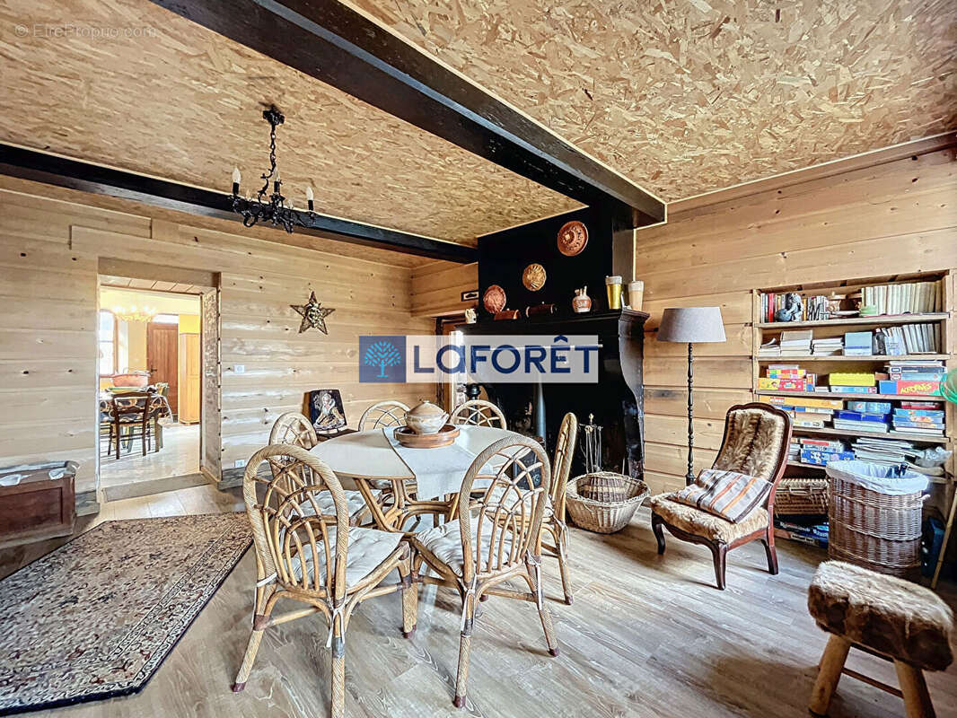 Maison à COURCELLES-SUR-BLAISE