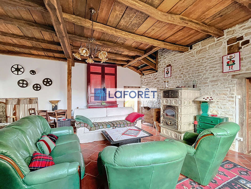 Maison à COURCELLES-SUR-BLAISE