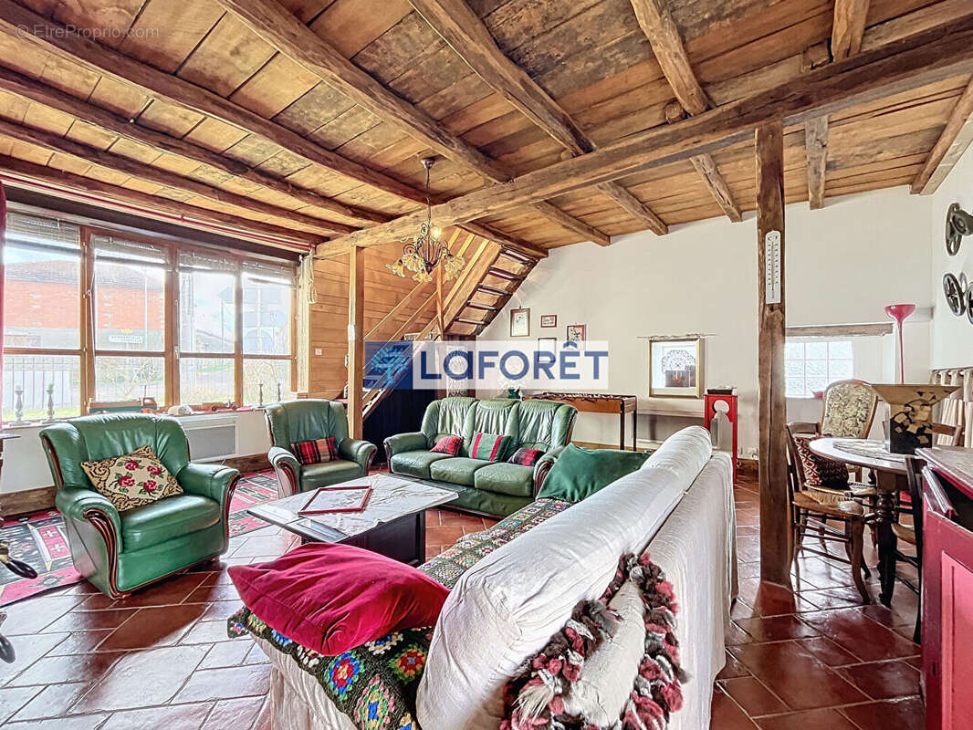 Maison à COURCELLES-SUR-BLAISE