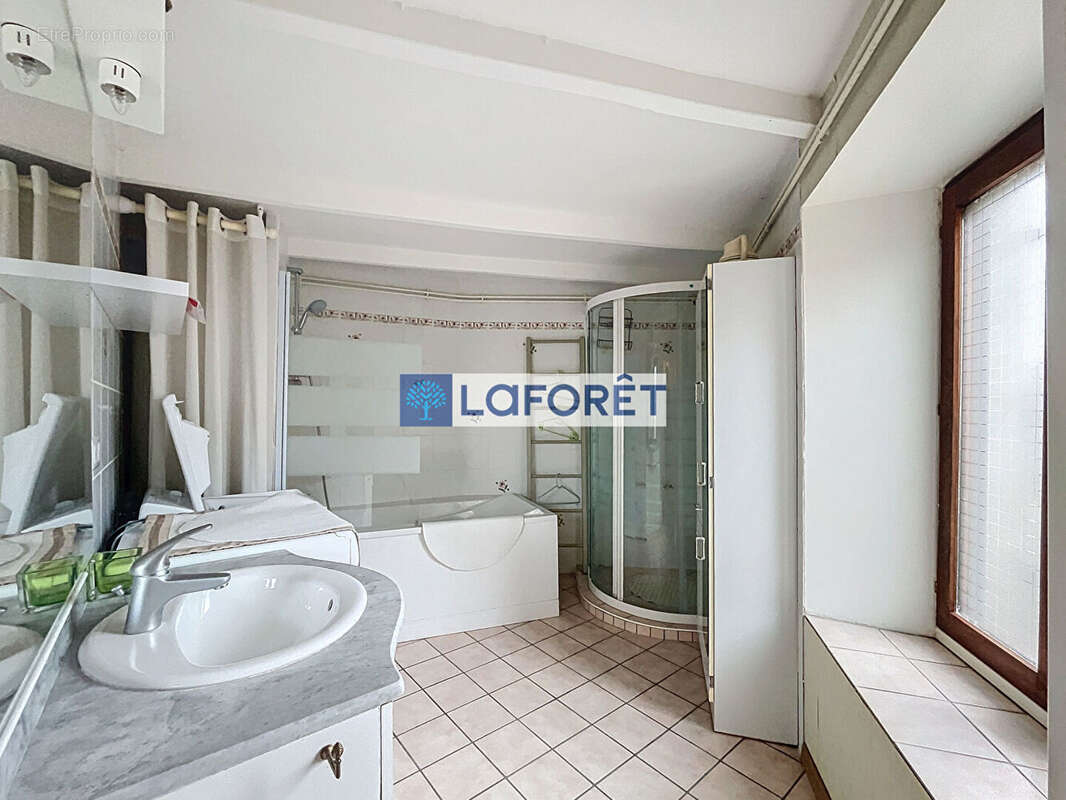 Maison à COURCELLES-SUR-BLAISE