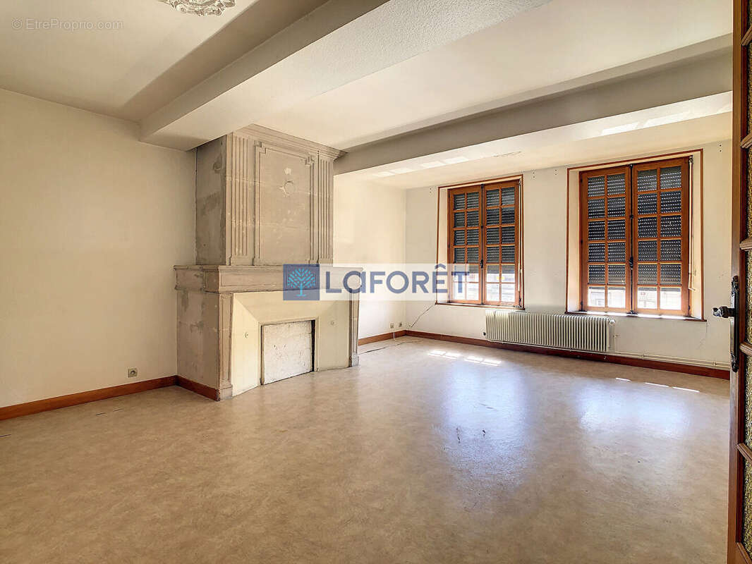 Appartement à WASSY