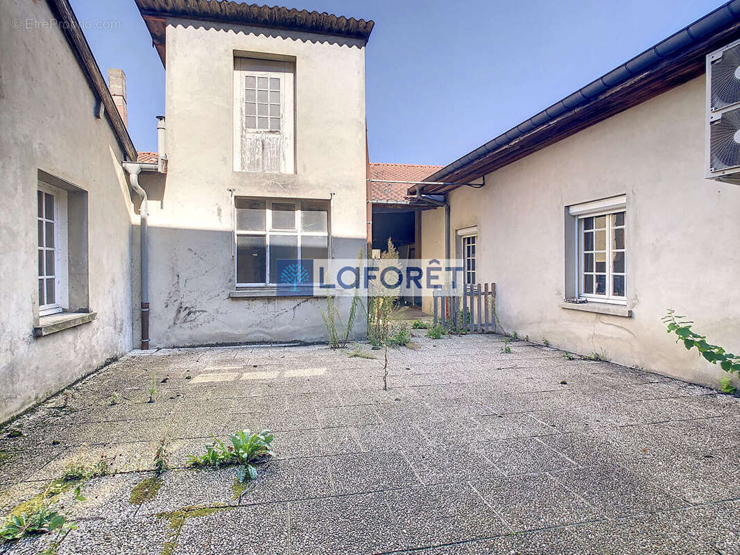 Appartement à WASSY